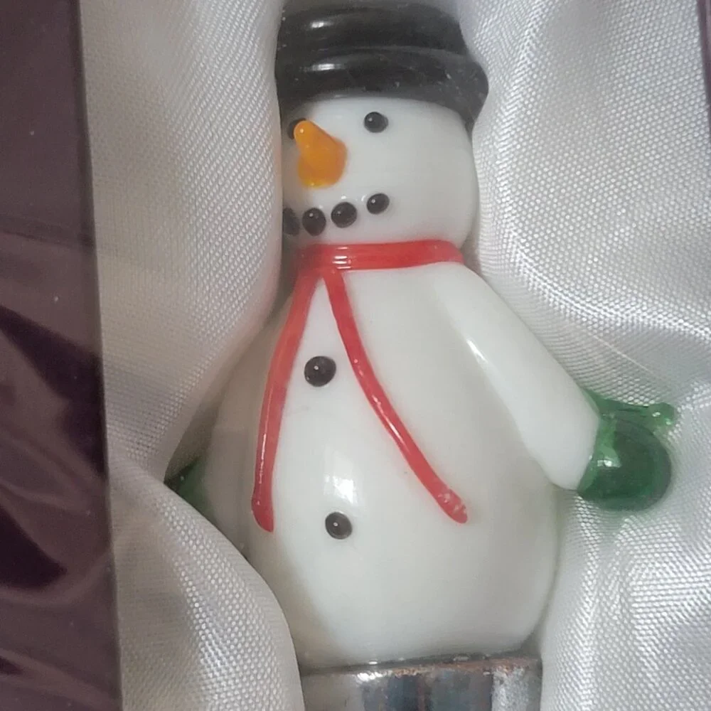 New in Box Hand Blown Glass Holiday Winter Wine Bottle Stoppers - Package of 3 - Picture 4 of 7